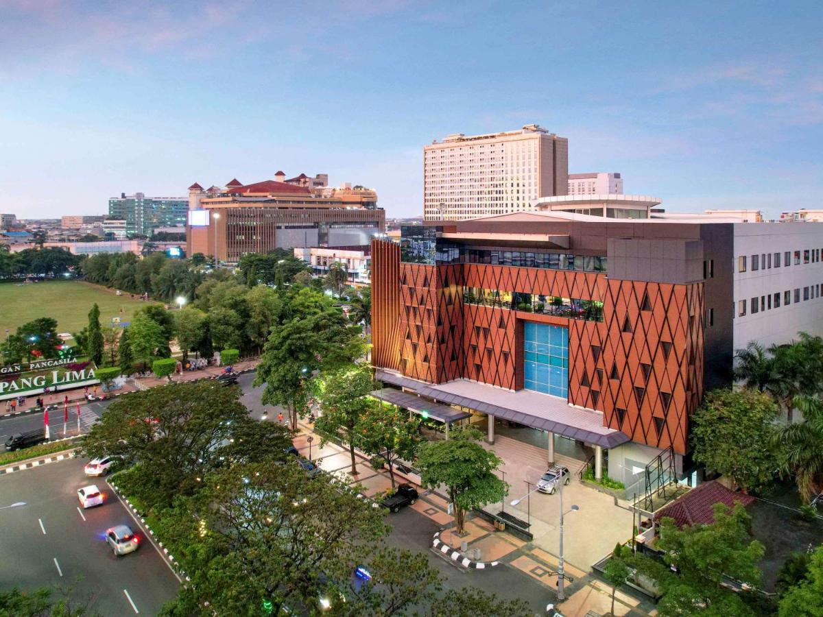 Ibis Styles Semarang Simpang Lima Hotel Exterior photo